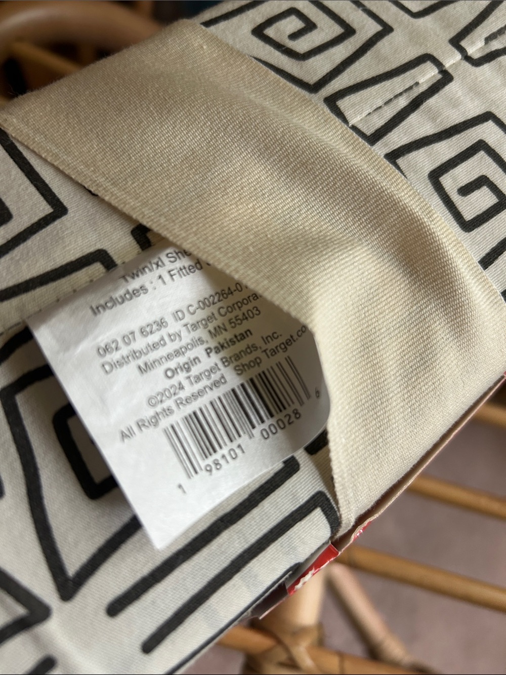 Opalhouse Jungalow Twin/XL Black/Cream Geometric Percale Fitted Sheet - Picture 3 of 4